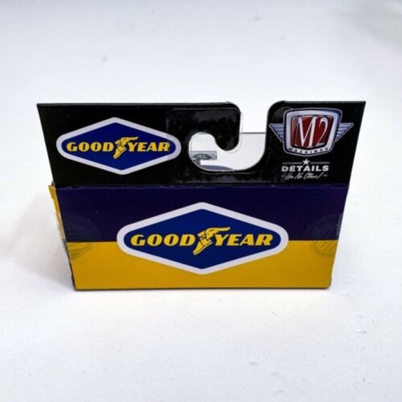 M2 Machines 2021 Walmart Exclusive Goodyear 1960 Volkswagen VW Delivery Van - Picture 5 of 8